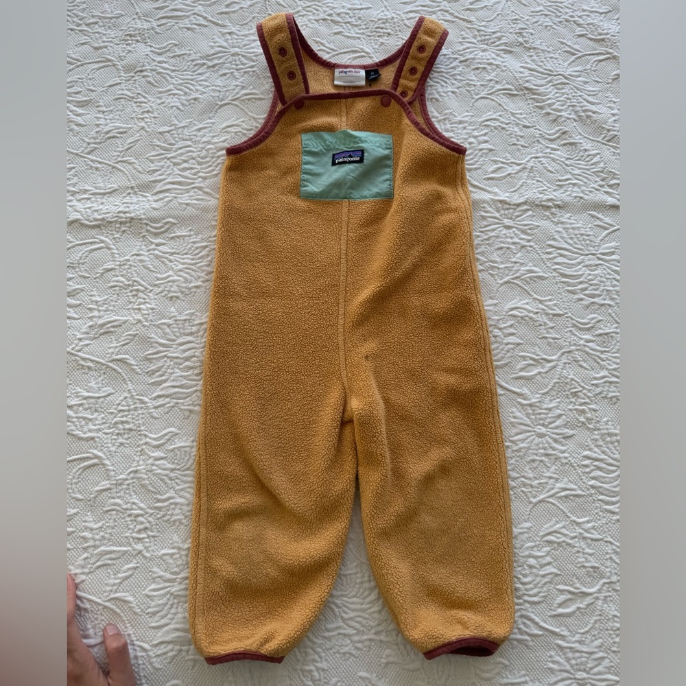l Patagonia Baby Synchilla Fleece Overalls 2T – Honey Gold 🍯